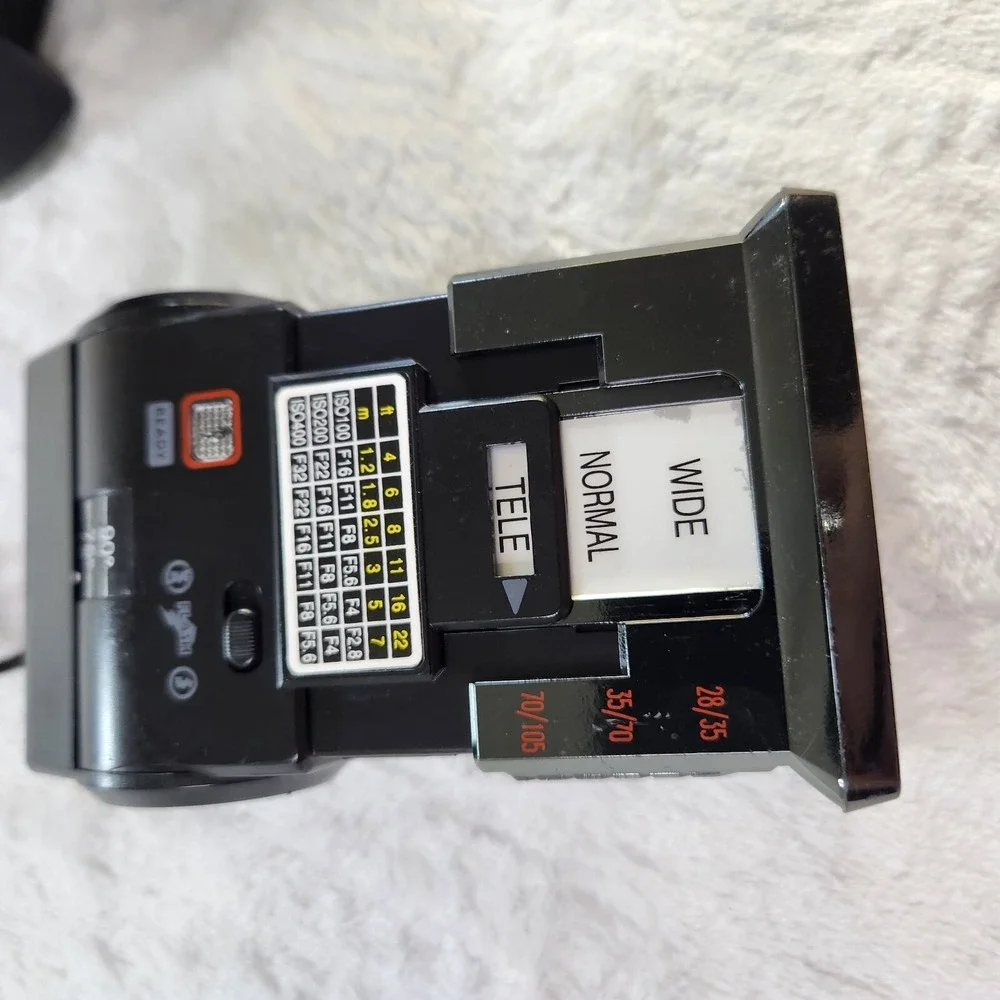 Canon Q8200 Camera 35mm Film‎ Vintage Black Flash - READ